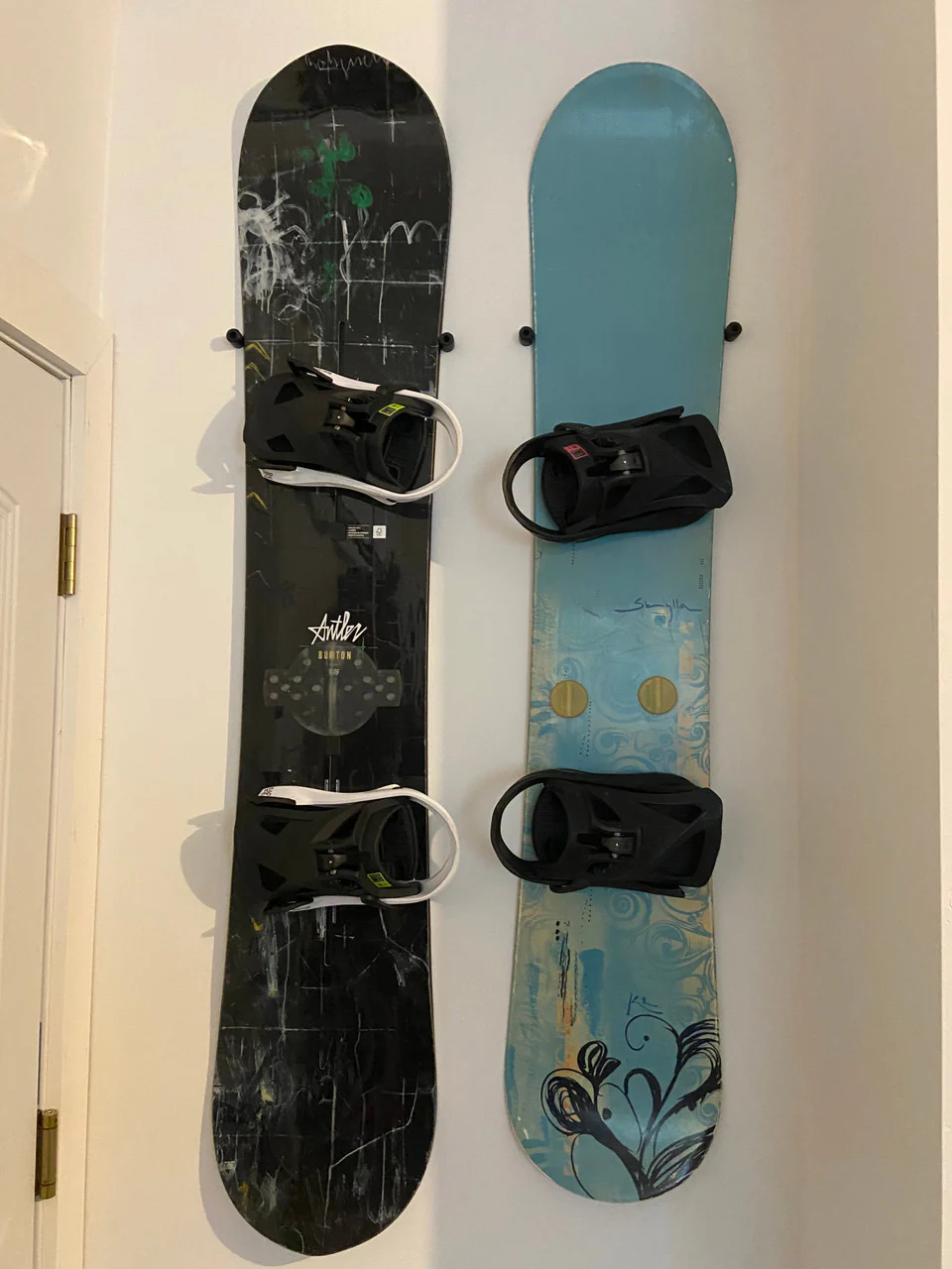 The Cinch Snowboard Display | Floating Rack | 2 Boards - Image 13