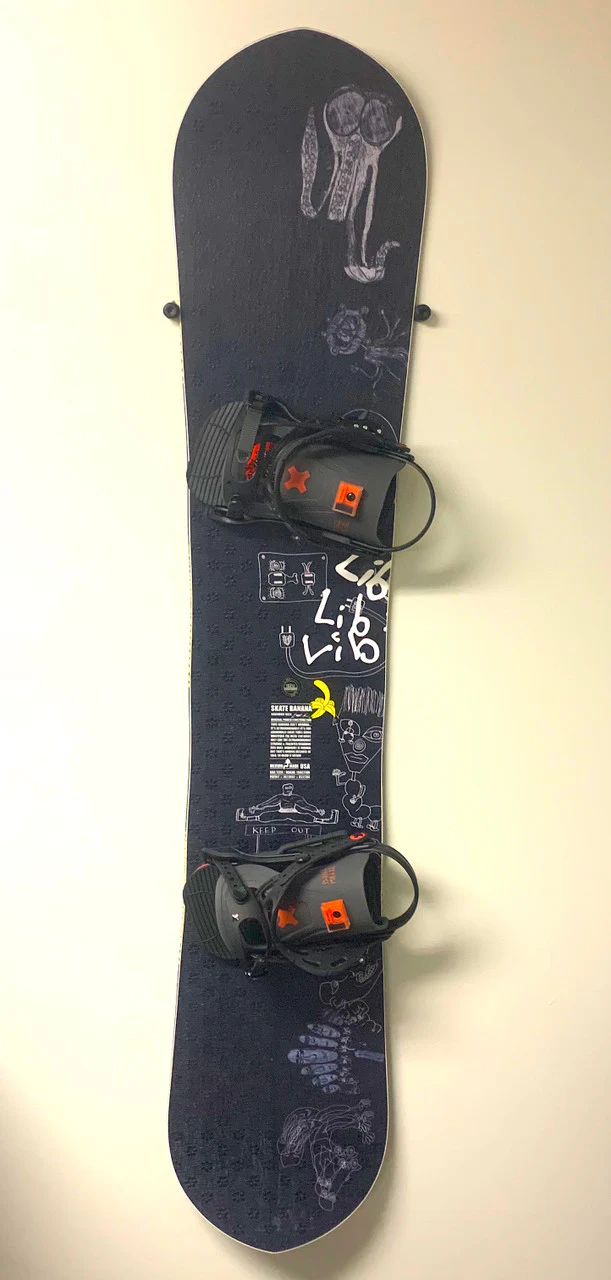 The Cinch Snowboard Display | Floating Rack | 2 Boards - Image 14
