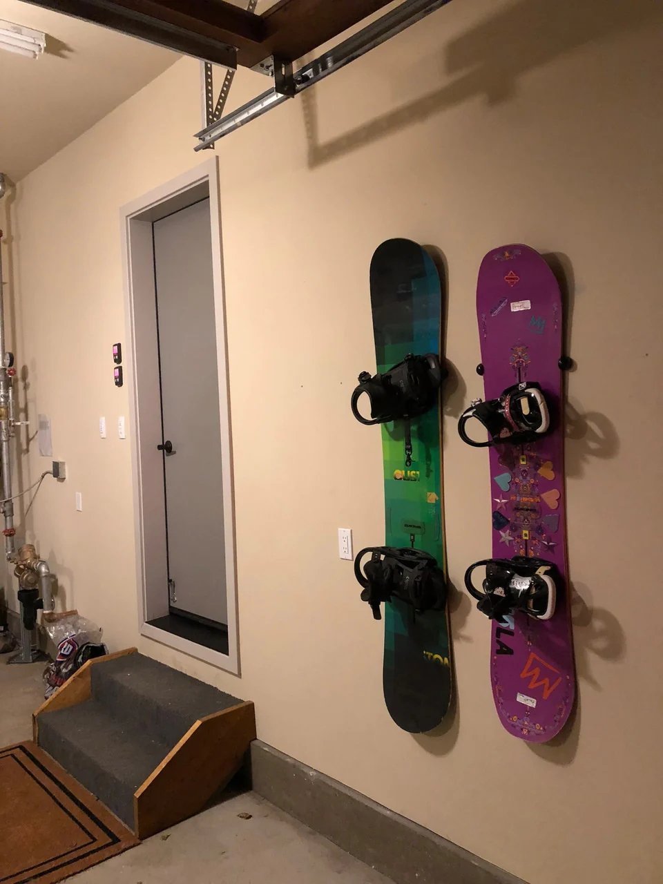 The Cinch Snowboard Display | Floating Rack | 2 Boards - Image 5